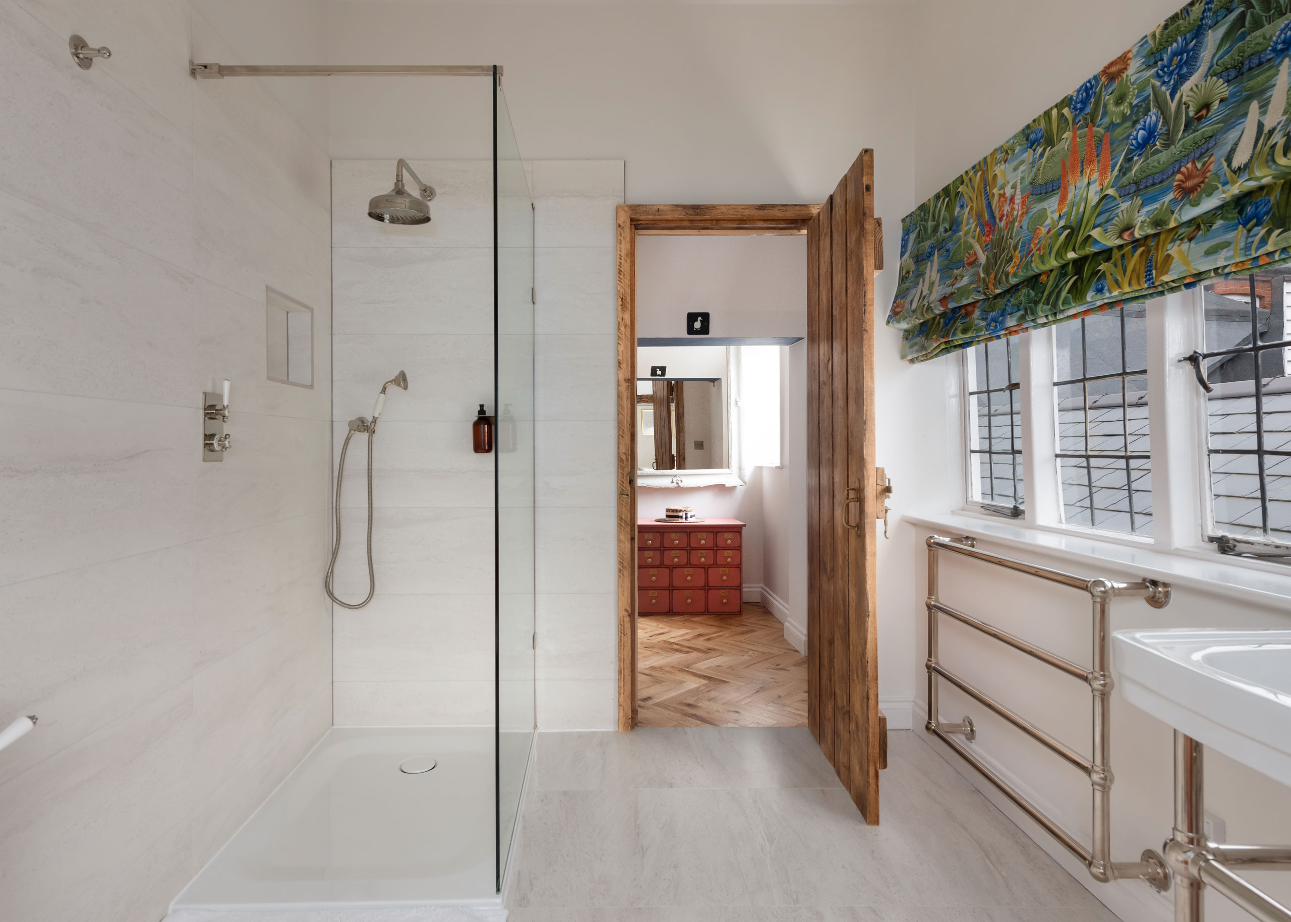 Walk-in Shower room